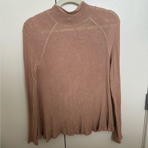 Free people light turtleneck. Size M
